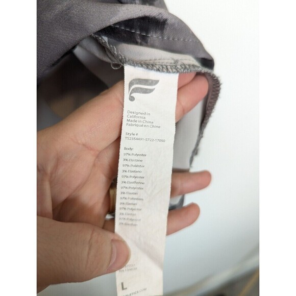 Fabletics Scrub Top Womens Large Black Tie Dye Performance - Picture 9 of 12